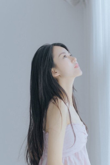 偷吃男生刚打完球的臭袜子