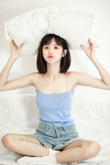 办公室扒开衣服揉吮奶头动态图